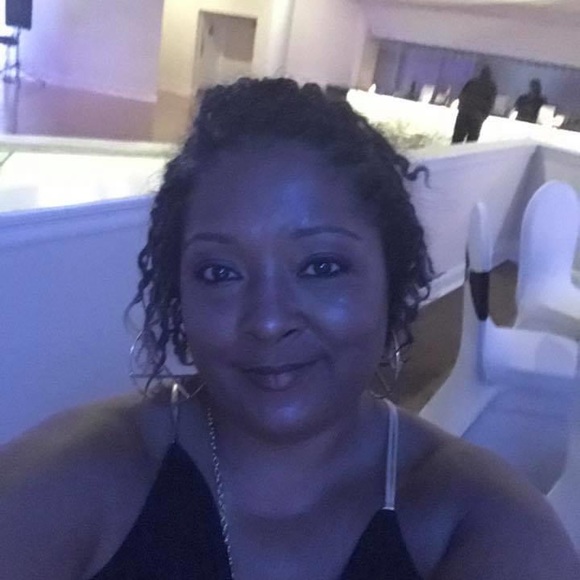 Meet your Posher, Shea - Picture 1 of 1